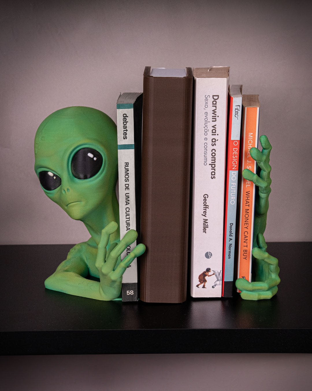 601 Alien Shelf Invader Bookend